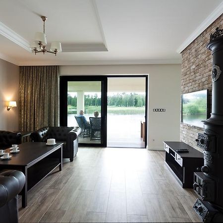 Golfbay Villa Senica Bagian luar foto