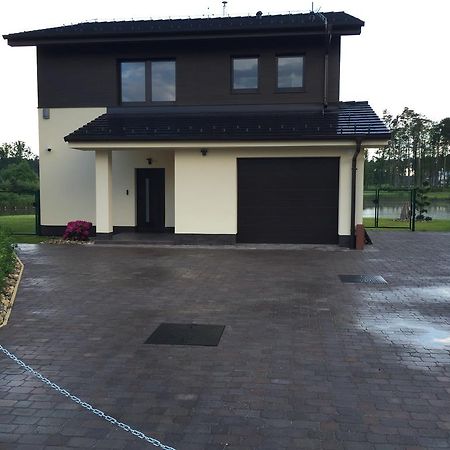 Golfbay Villa Senica Bagian luar foto