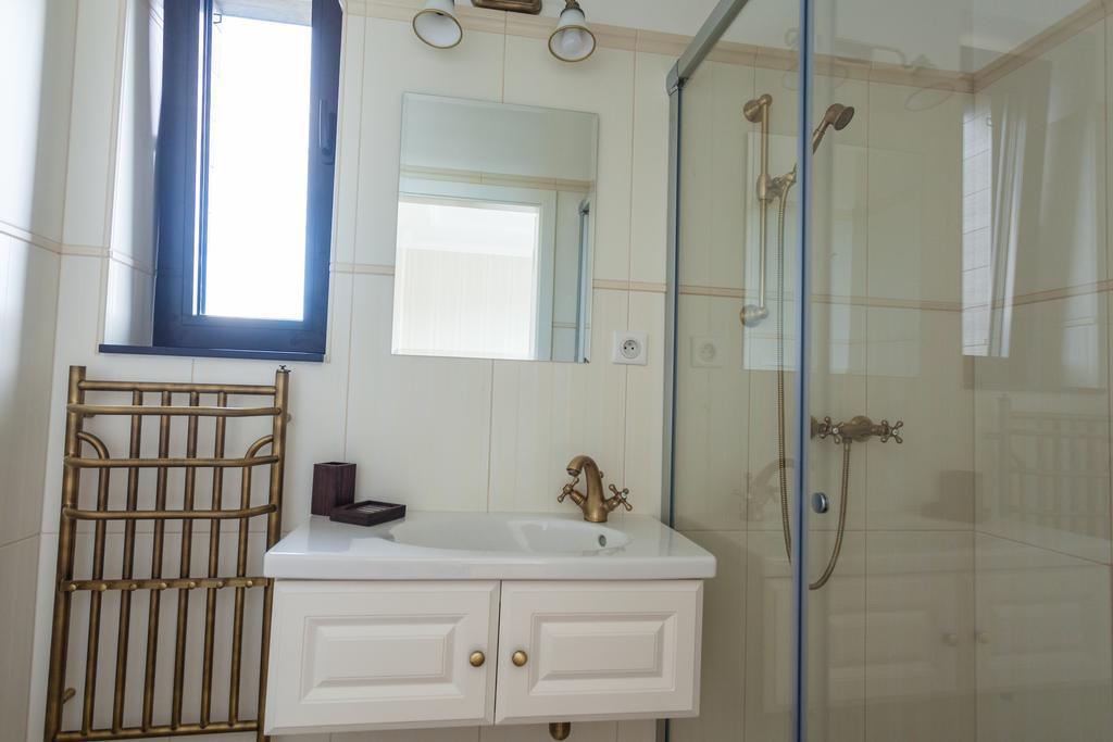 Golfbay Villa Senica Bagian luar foto