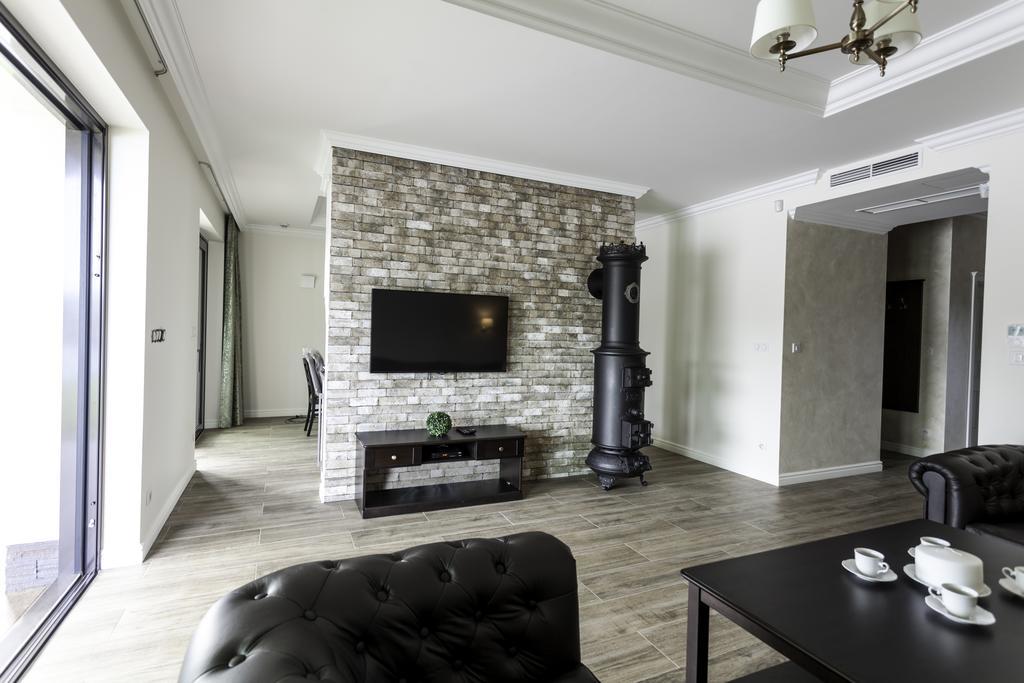 Golfbay Villa Senica Bagian luar foto