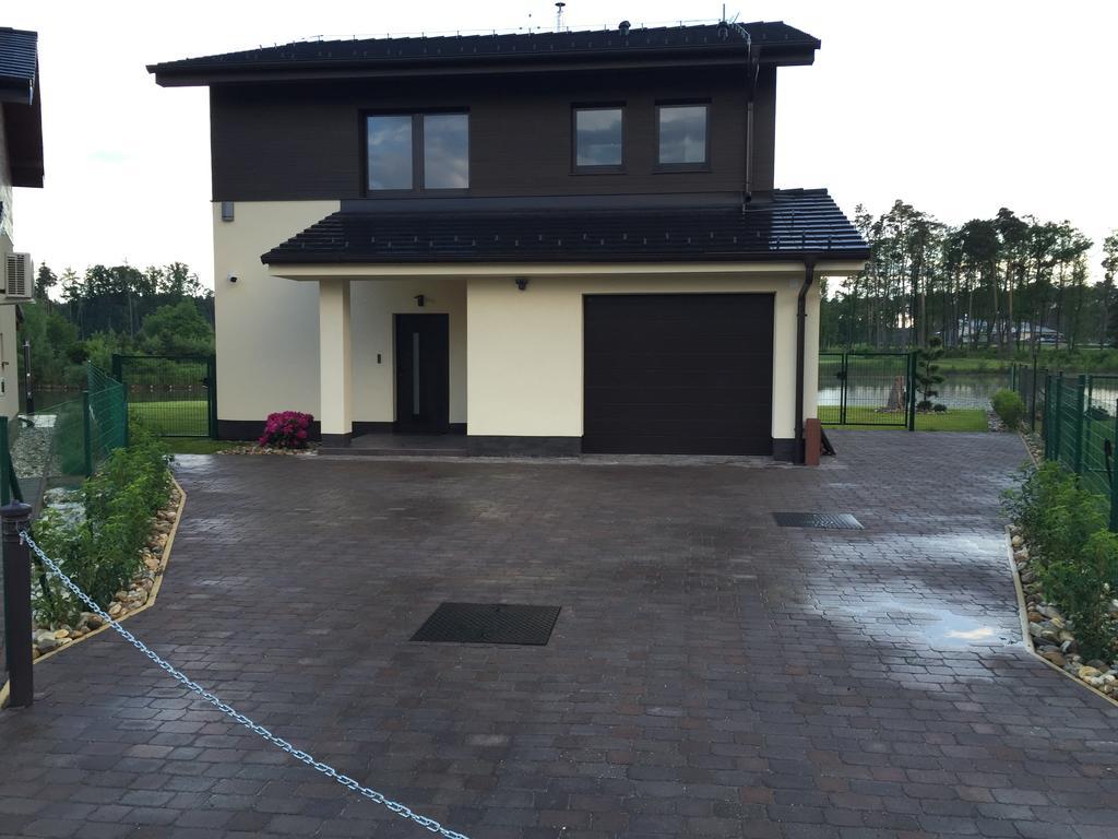 Golfbay Villa Senica Bagian luar foto